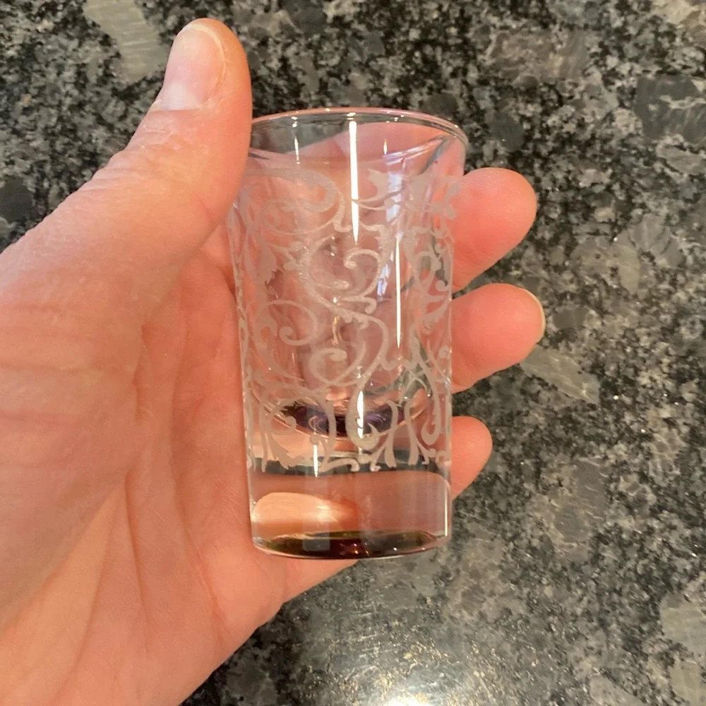 Collection of 7 glass shot glasses, various sizes, and designs Bar accessories